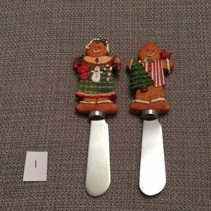 Set of 2 Gingerbread Spreaders Cheeseball Knifes